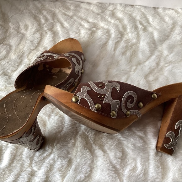 Nine West Krysta platform leather studded mules. - Picture 2 of 5
